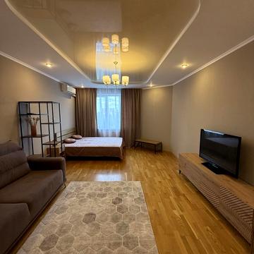 Йорданська вул. (Лайоша Гавро), 1