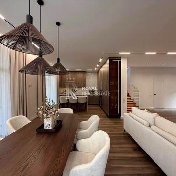 Квітнева вул.