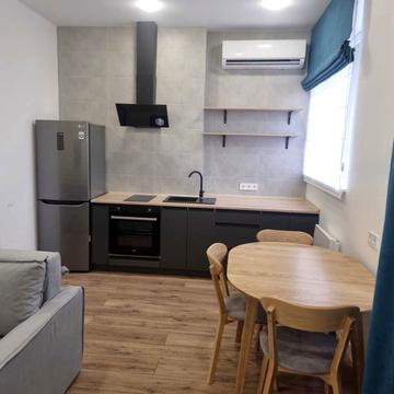 Набережна Перемоги вул., 68-А