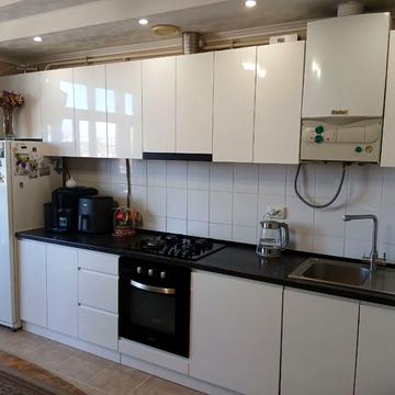 Бельведерська вул., 23