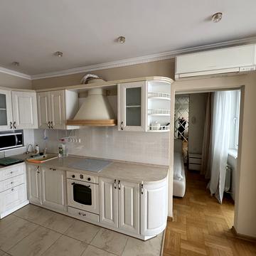 Володимира Івасюка просп. (Героїв Сталінграду), 2-Д