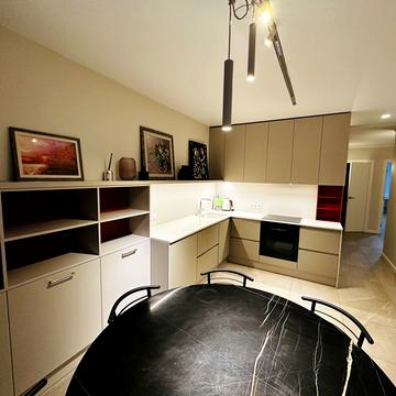 Феодосійський пров., 12