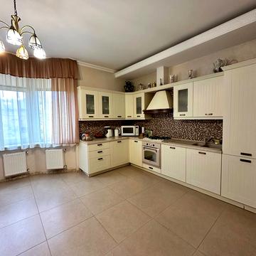 Рильського вул., 7-Ж