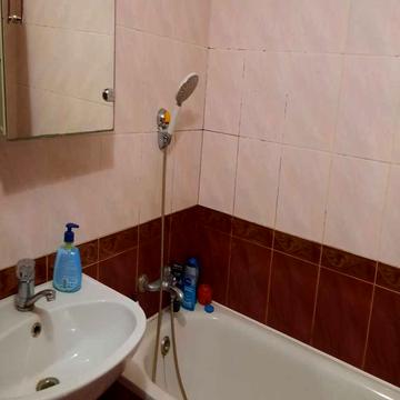 Юрія Побєдоносцева бульв., 9