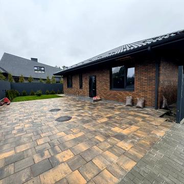 Жовтнева вул.