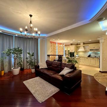 Василя Касіяна вул., 2/1