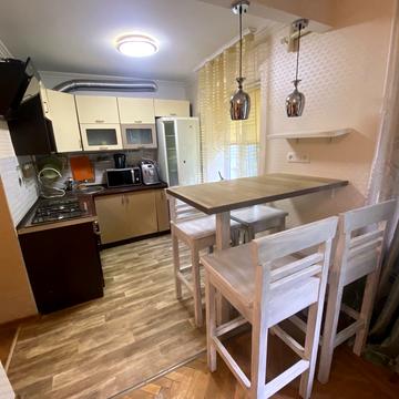 Братів Дужих вул. (Володимира Комарова), 22а