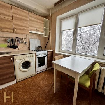 Героїв Космосу вул., 1-В