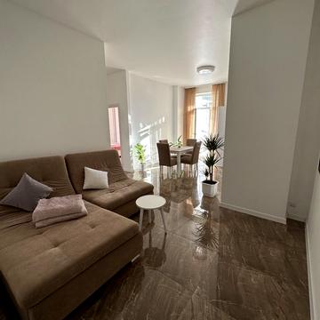 Саперне Поле вул., 12