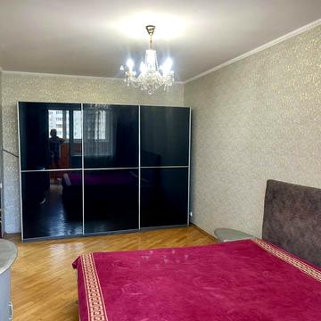 Академіка Заболотного вул., 82