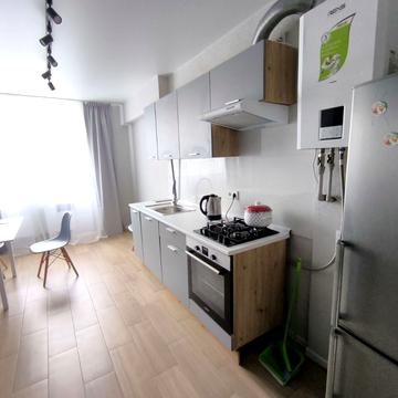 Теплична вул., 54