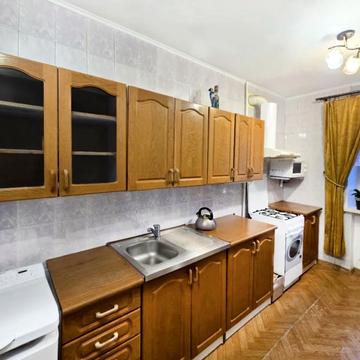 Василя Тютюнника вул. (Малишева), 11