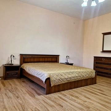 Дмитрівська вул., 56-Б