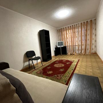 Янтарна вул., 81