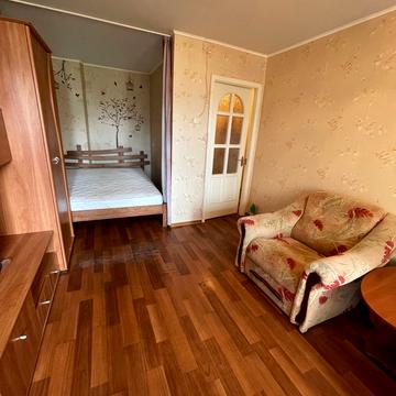 Менахем-Мендл Шнеєрсона вул. (Мініна), 7