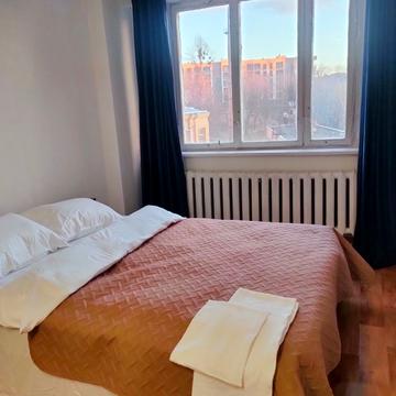 Максима Рильського вул., 12