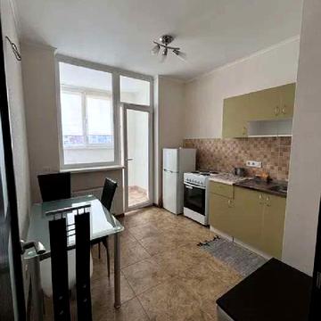 Сімї Кульженків вул. (Петра Дегтяренка), 6