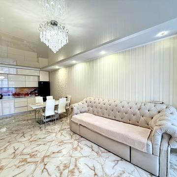 Вячеслава Липинського вул. (), 28