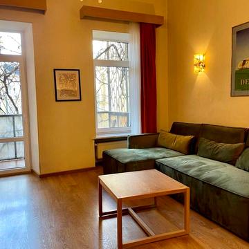 Європейська пл. (Катерининська), 4