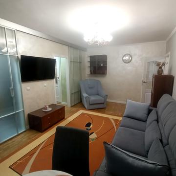 Угорська вул., 17