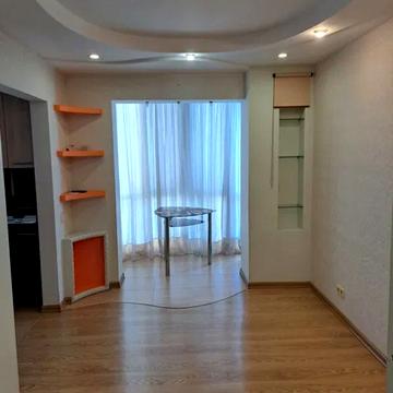 Євгена Чикаленка вул., 71а