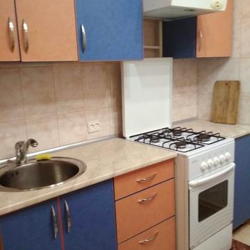 Металургів просп., 12