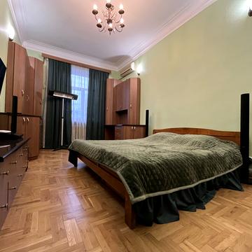 Велика Васильківська вул. (Червоноармійська), 67/7