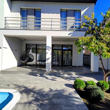 Таїрова вул.