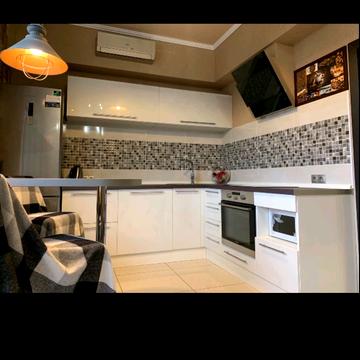 Перлинна вул., 3