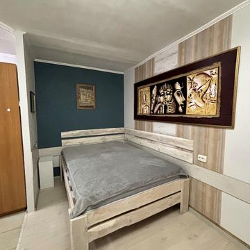 Лісовий просп., 8