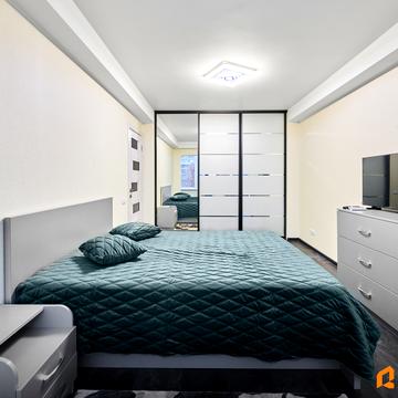 Академіка Булаховського вул., 28