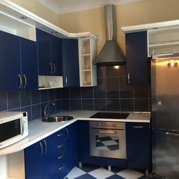 Степана Бандери вул. (Костенка), 11