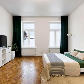 Святого Теодора пл., 11