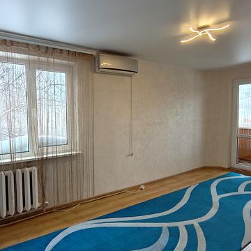 Космонавтів вул., 8а