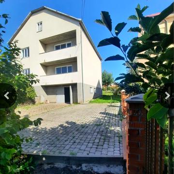 Перемоги вул., 43