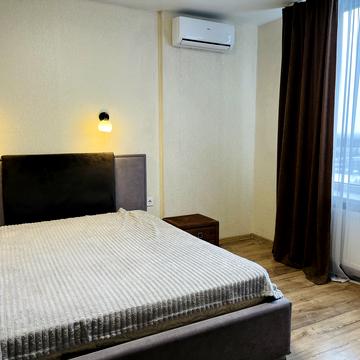 Миколи Бажана просп., 17-Б