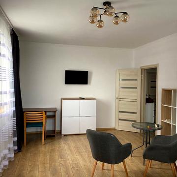 Під Голоском вул., 8