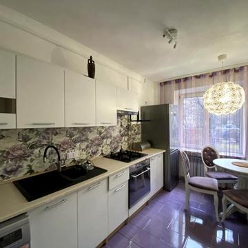 Григорія Кочура вул. (Олександра Пироговського), 8