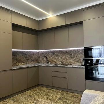 Набережна Перемоги вул., (Будинок 1)