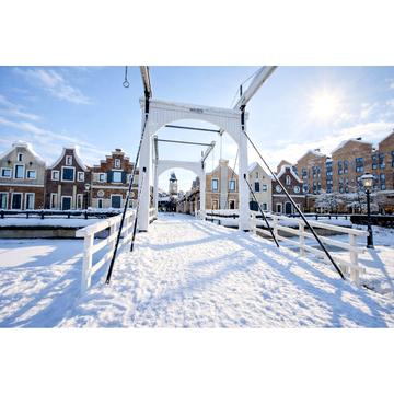 Леоніда Каденюка вул., 18