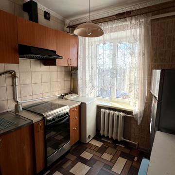 Білоцерківська вул., 1