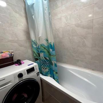 Космонавтів вул., 20