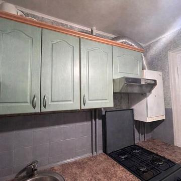 Космонавтів вул., 8а