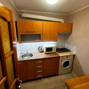 Героїв Нацгвардії вул. (Некрасова), 4