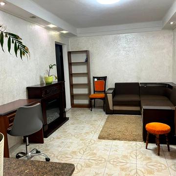 Павла Загребельного вул. (Миколи Раєвського), 11