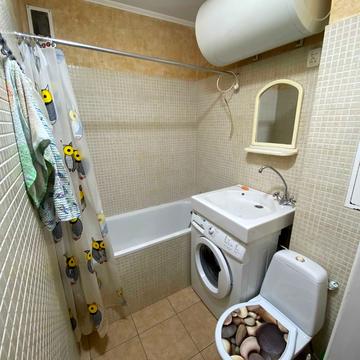 Героїв Крут вул. (Валентини Терешкової), 44