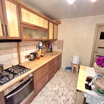 Новозаводська вул., 6