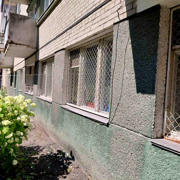 Конотопська вул., 4