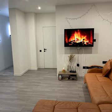 Юнацька вул., 8