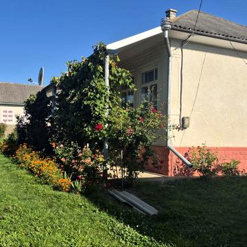 вул.Павла Тичини, 4